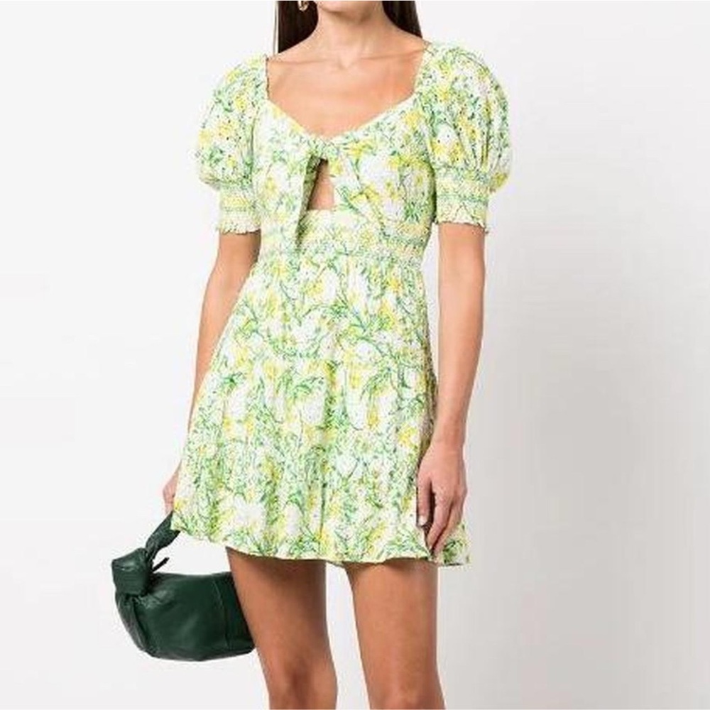 Alice + Olivia sz 4 smocked  dress